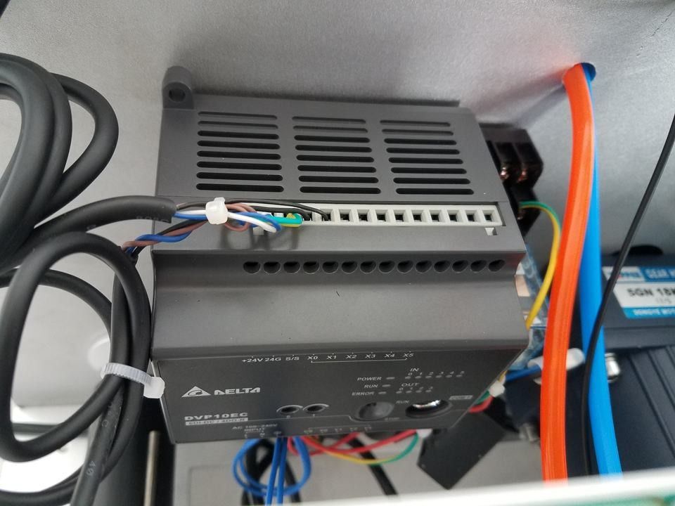 Aufkleber für Schreibtische Halbautomatischer Flaschenetikett-Applikator Pneumatischer Typ