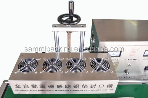 Kontinuierliche elektromagnetische Induktionsflaschenversiegelung Halbautomatische Verpackungsmaschinen für Lebensmittel und Getränke 50 mm bis 120 mm