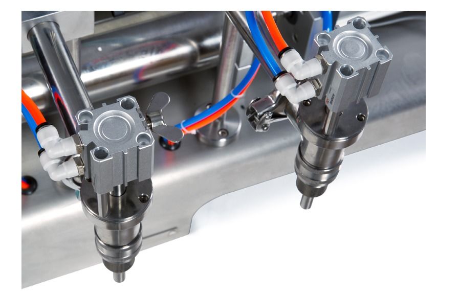 Hochpräzise Kolben-Doppeldüsen-Abfüllmaschine für Softdrinks/Wasser