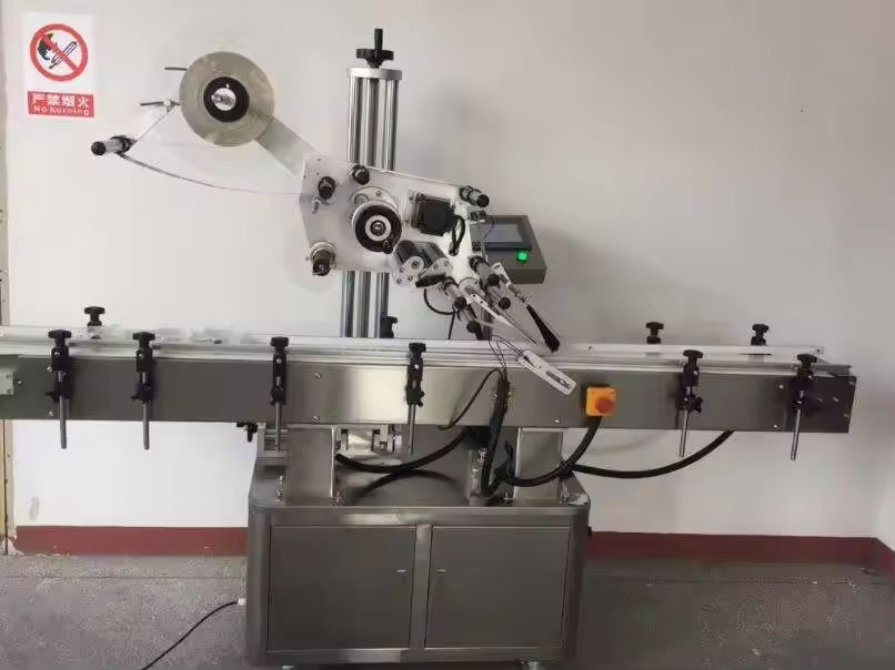 Heiß verkaufte Halbautomatische kleine Flasche Füll- und Verschlussmaschine Glasflasche Glasglasgläser Vakuumverschlussmaschine